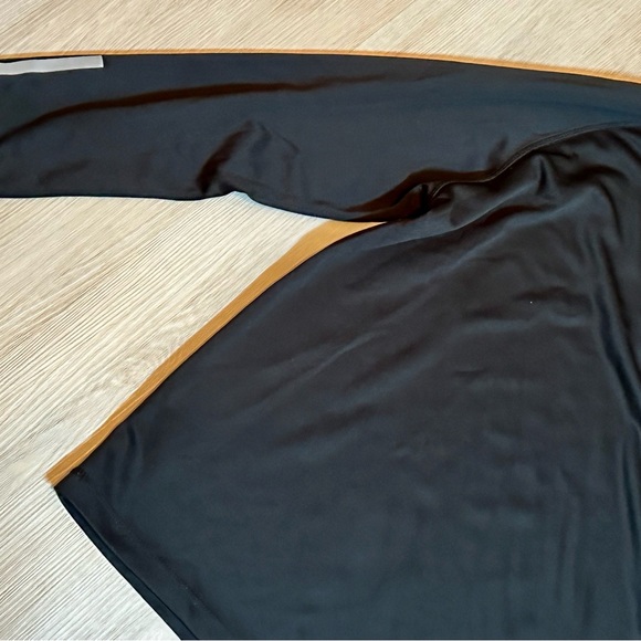 Black boohooMAN Active Fit 1/4 Zip Top, Size Large - Gym Style & Functionality - Picture 14 of 16